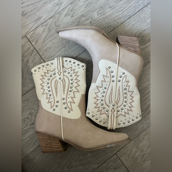 Dolce Vita Aledo Sand Multi Suede Studded Mid-Calf Western Boots - Picture 8 of 13